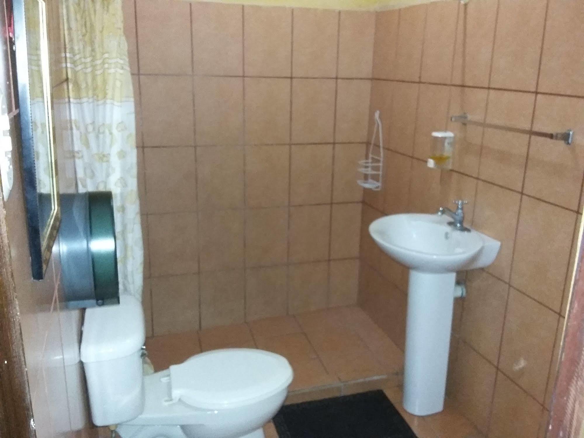 Cabinas Madeleine Puntarenas Eksteriør billede