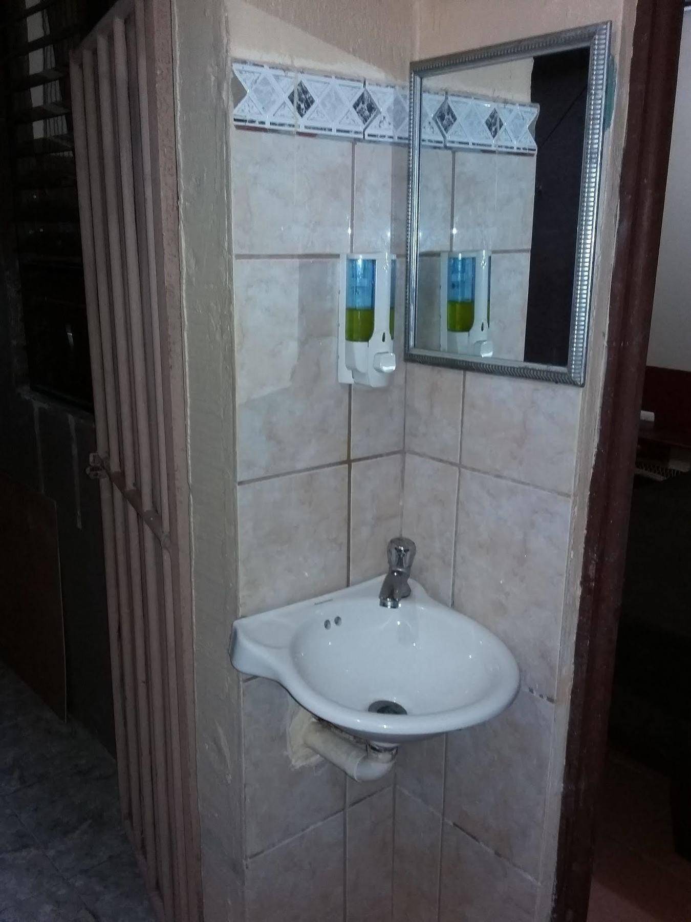 Cabinas Madeleine Puntarenas Eksteriør billede