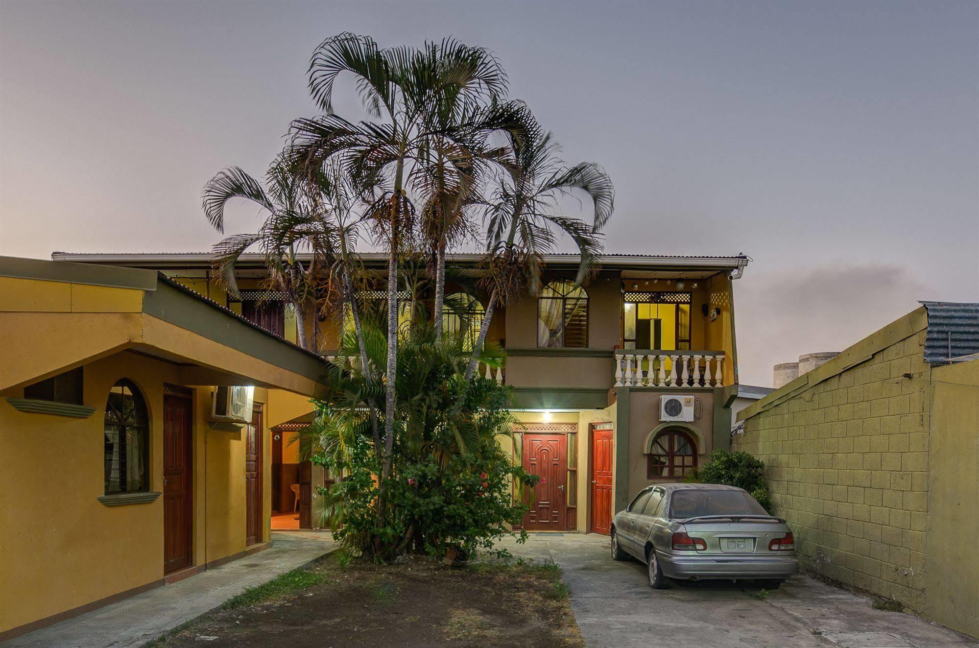 Cabinas Madeleine Lejlighedshotel Puntarenas Eksteriør billede